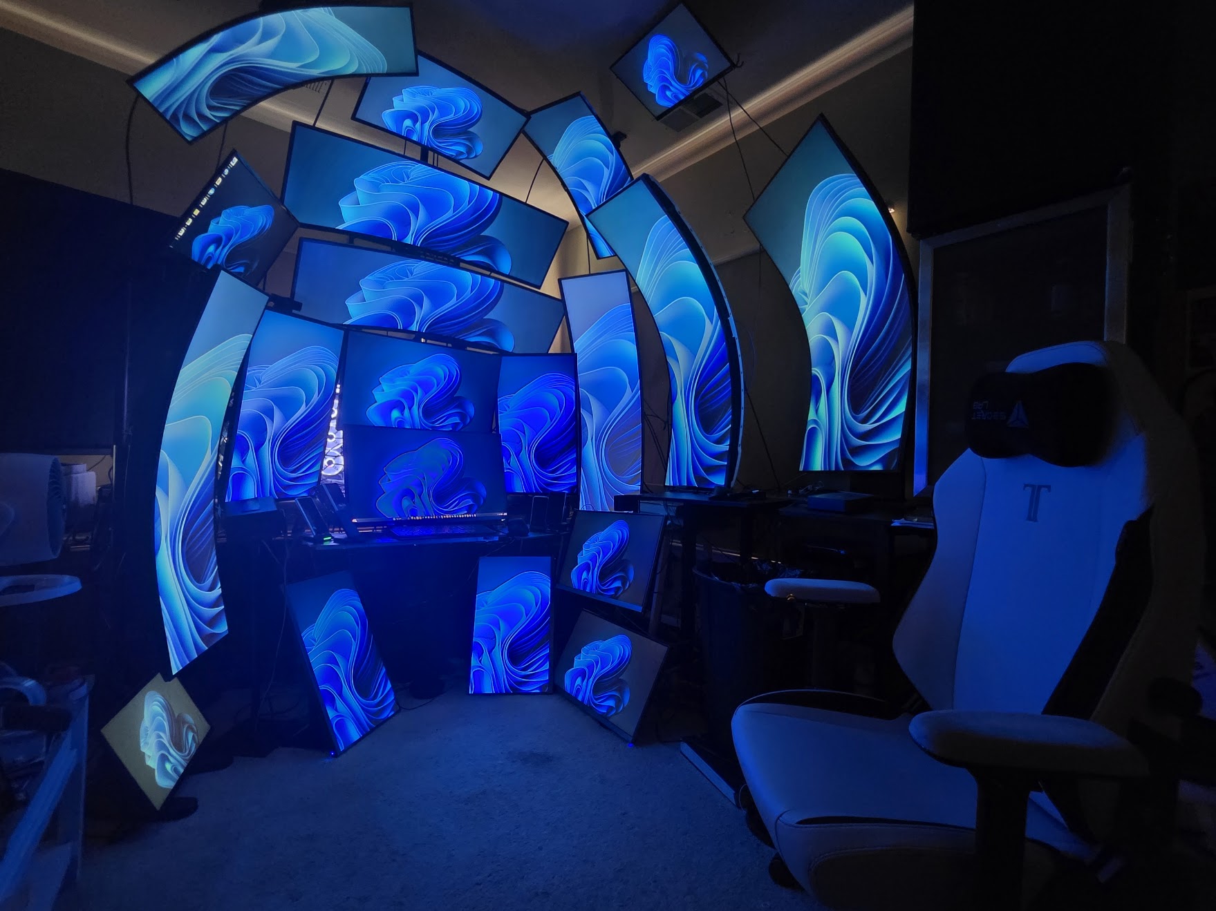 The Sphere — curved multi-monitor design workstation
